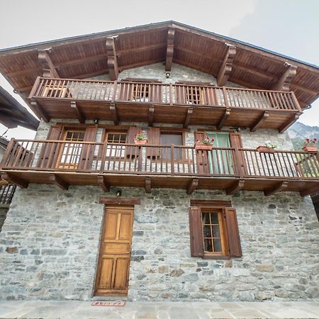 Готель Silou Retreat Champdepraz Екстер'єр фото