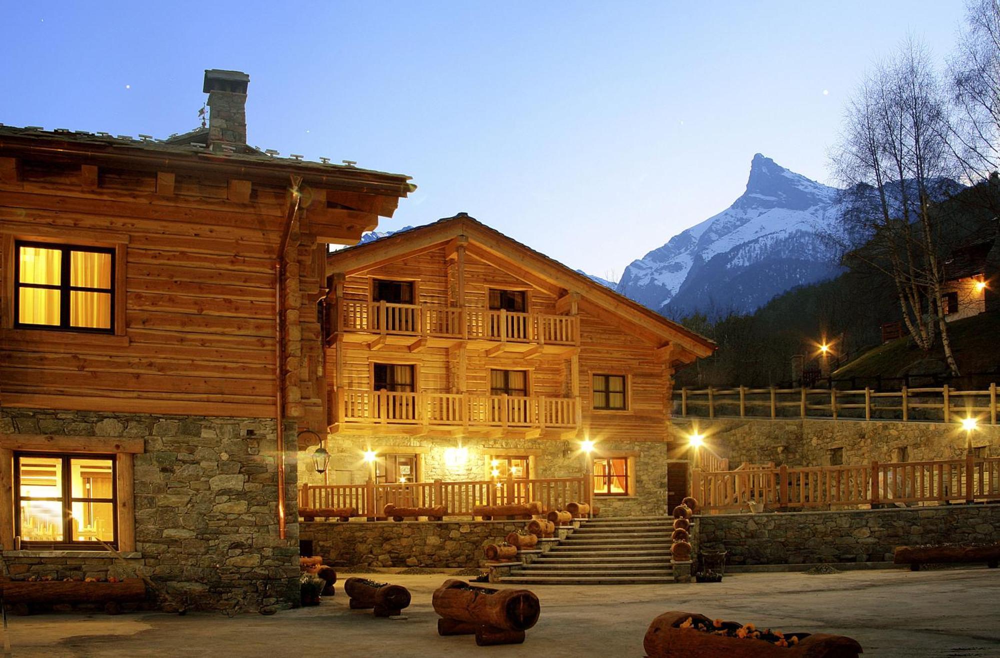 Готель Silou Retreat Champdepraz Екстер'єр фото