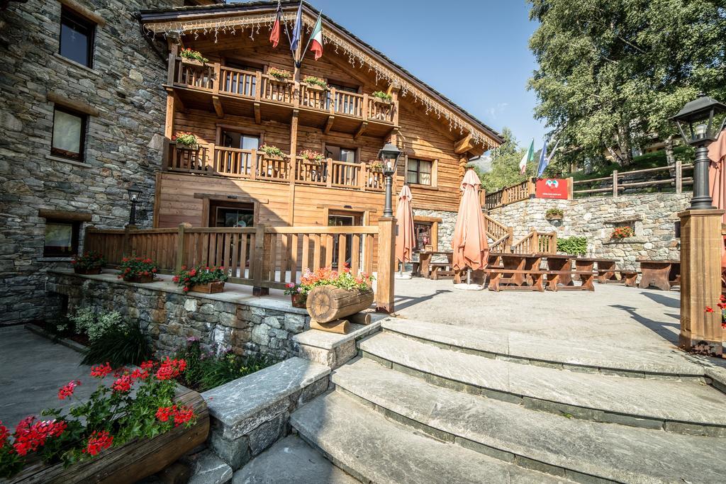 Готель Silou Retreat Champdepraz Екстер'єр фото