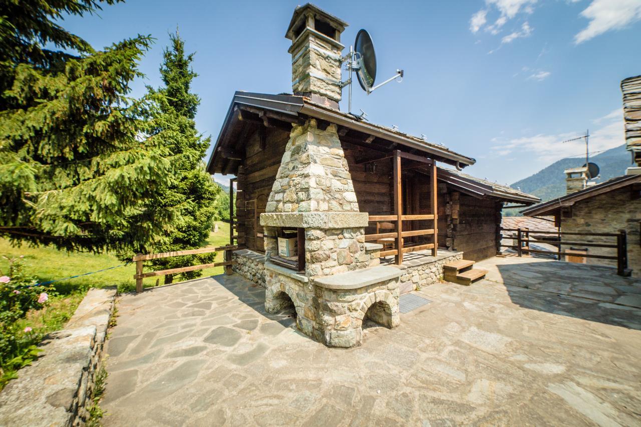 Готель Silou Retreat Champdepraz Екстер'єр фото