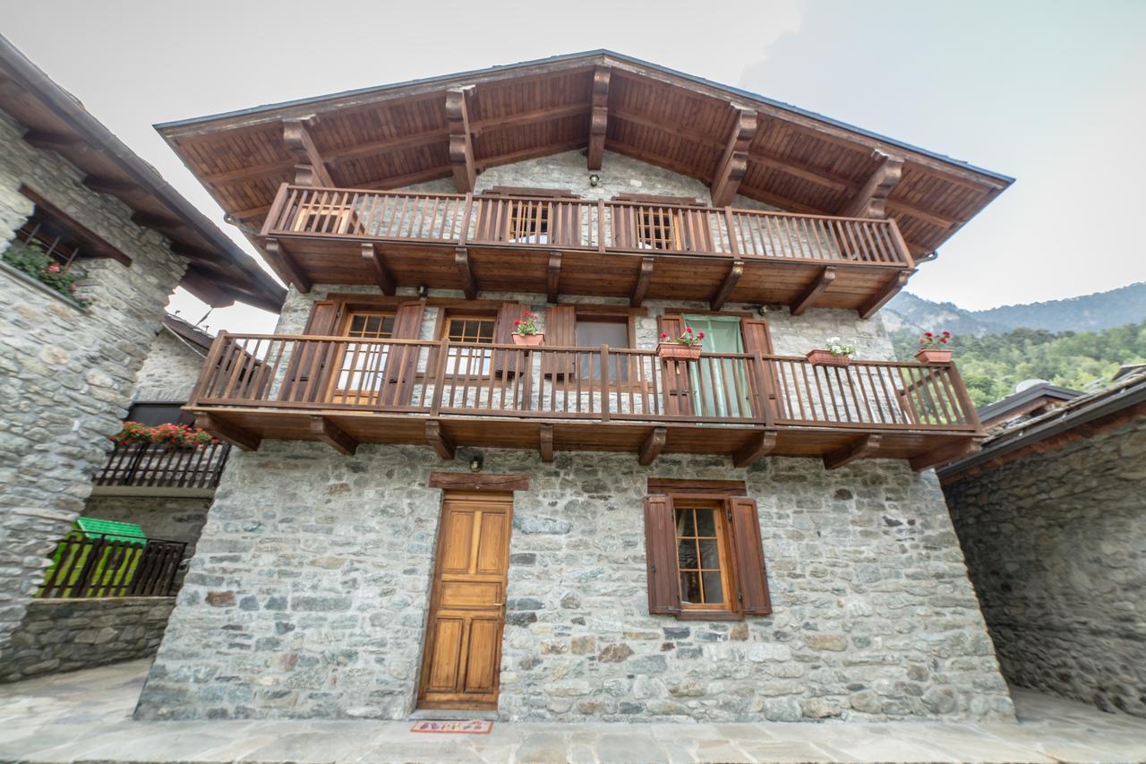 Готель Silou Retreat Champdepraz Екстер'єр фото
